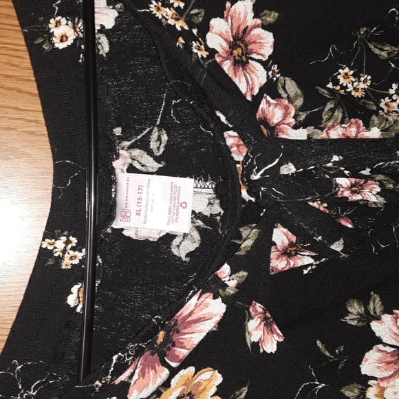 XL , Xhilaration, 2 piece bohemian wrap pants and matching smocked crop top. - Picture 10 of 11